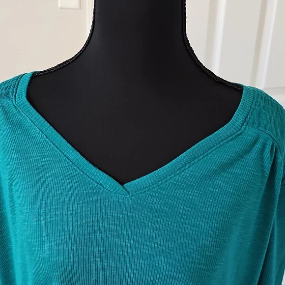 Top - Picture 5 of 16